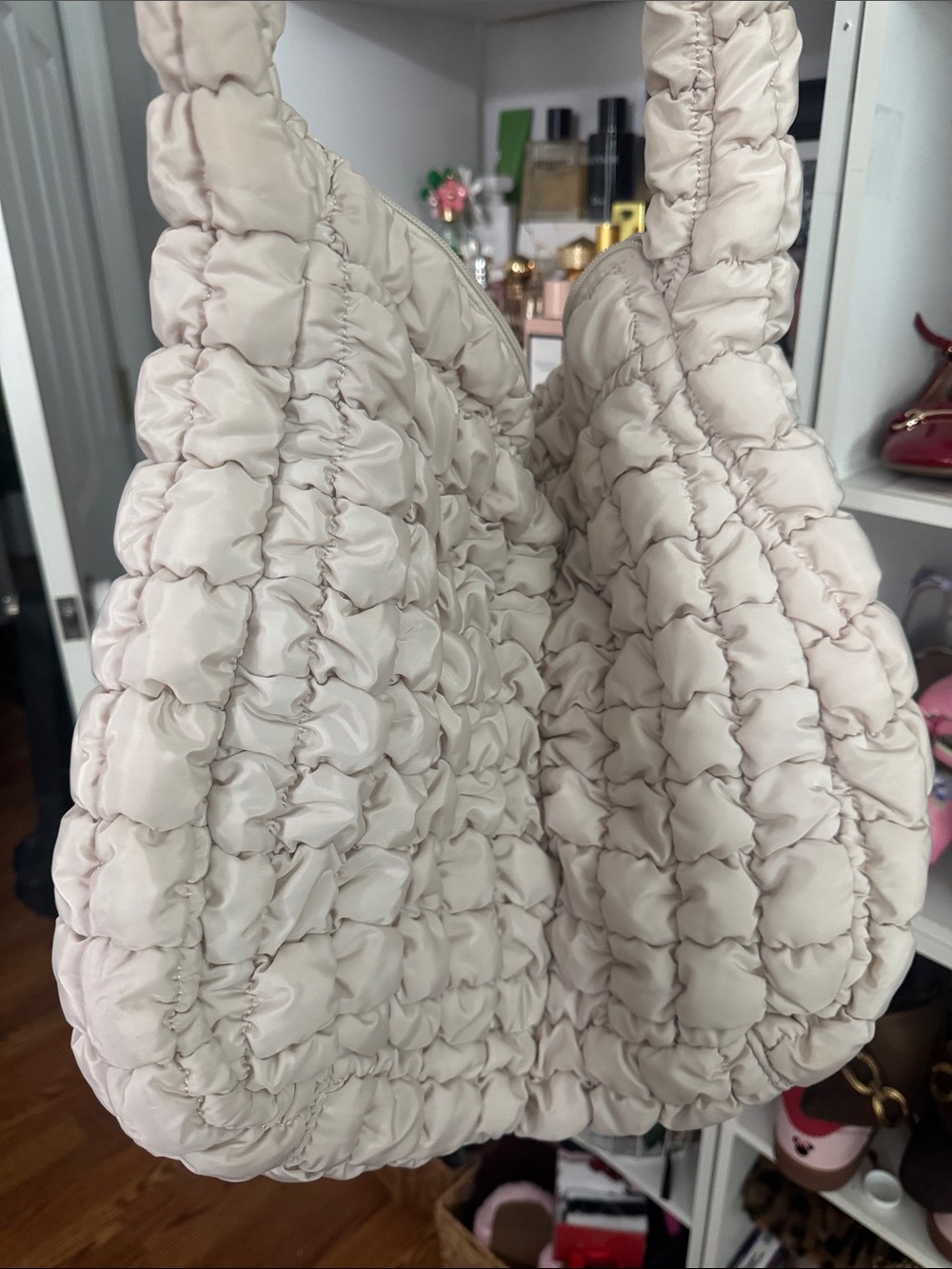 Quilted Cream Shoulder Bag – Lightweight Padded Hobo by WILD FABLE - Picture 2 of 5